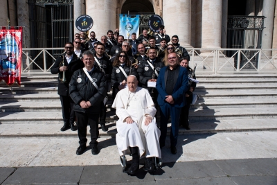 La Banda Musicale di Santa Maria del Cedro incontra il Papa e suona nel centro di Roma