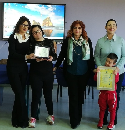 SANTA MARIA DEL CEDRO. L’Istituto comprensivo “Paolo Borsellino” celebra la Giornata mondiale della Sindrome di Down.  Giulia racconta la diversità in modo innovativo. Gabriel incanta con la sua danza. 