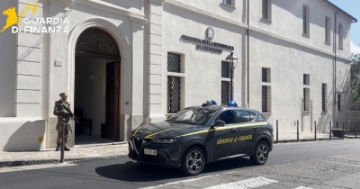 GDF Catanzaro: 2 anni di reclusione per un dirigente medico dell’A.O.U. 