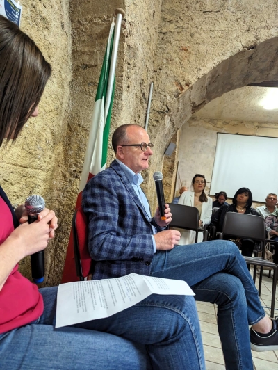 BONIFATI. Successo a Bonifati per la presentazione del libro di Mimmo Bevacqua, 